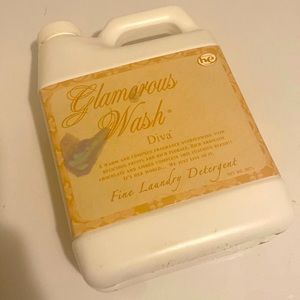 Glamorous Wash • Diva scent • Tyler Candle Company - Fine Laundry Detergent